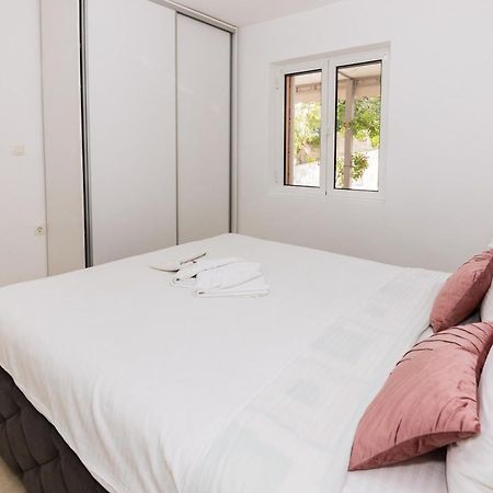 Paunovic Apartments Tivat Exterior photo