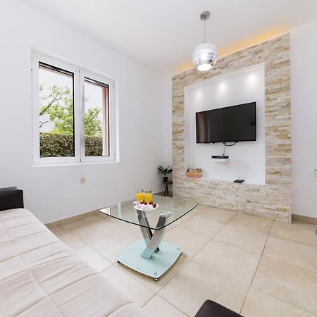 Paunovic Apartments Tivat Exterior photo
