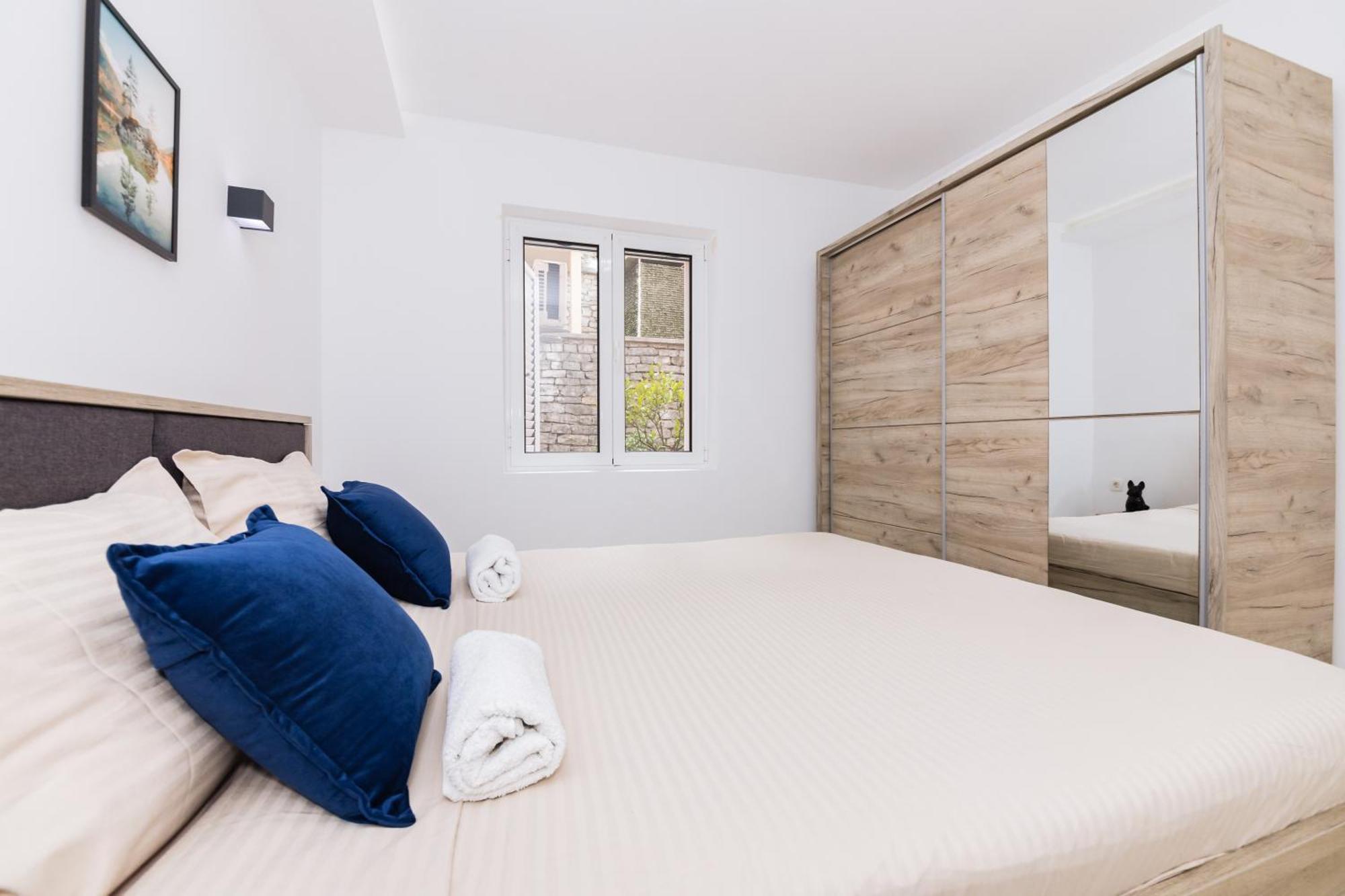 Paunovic Apartments Tivat Exterior photo