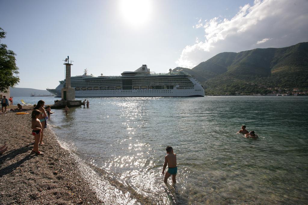 Paunovic Apartments Tivat Exterior photo